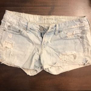 Vintage American Eagle light wash denim shorts